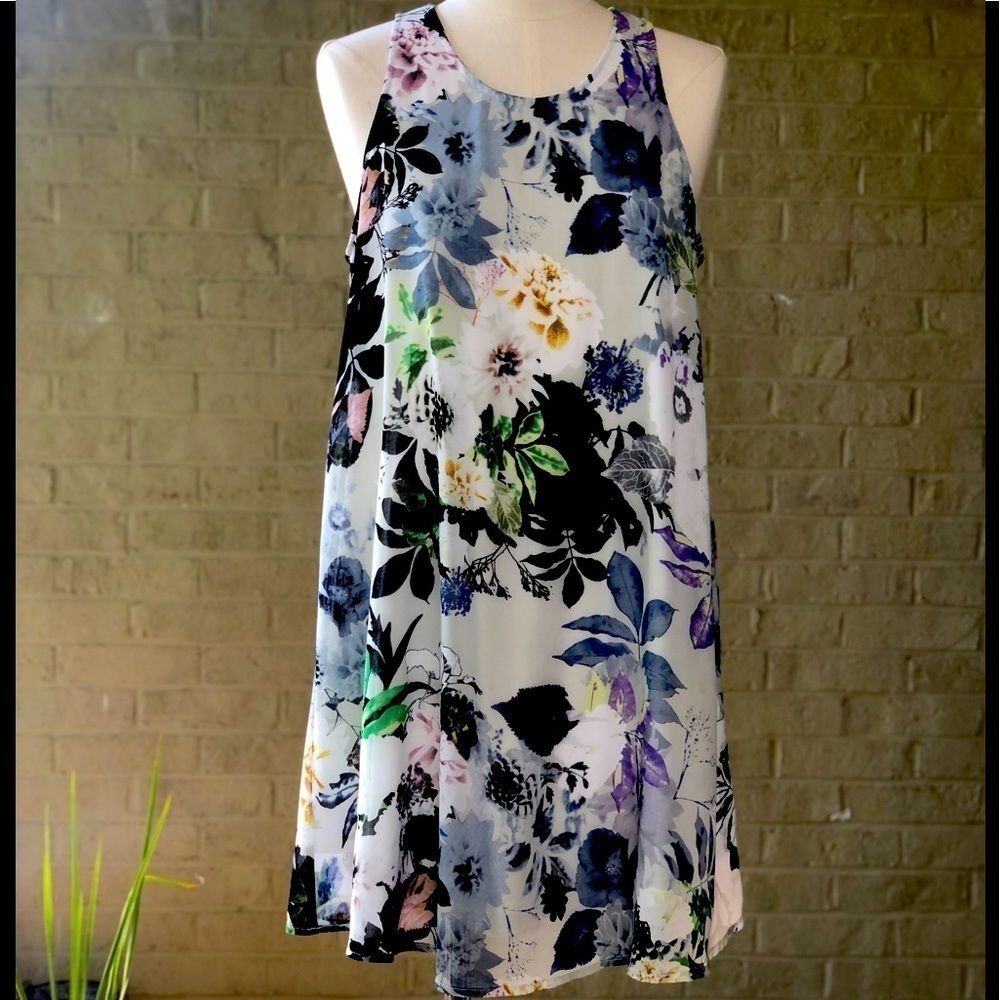 Dex Size Medium Sheath Floral